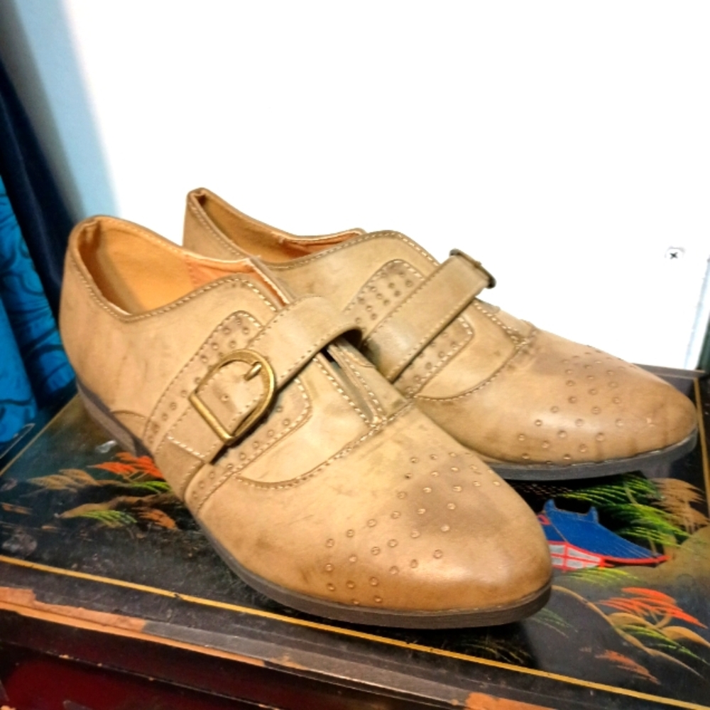 Vintage inspired Brown Leather Buckle Shoes